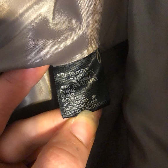 Women’s size 4 frilled clean cut jacket. - Picture 6 of 7